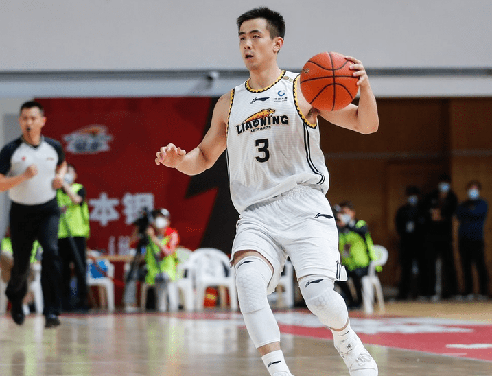 雷速体育直播入口-尼克斯力克四川队，赵继伟关键制胜