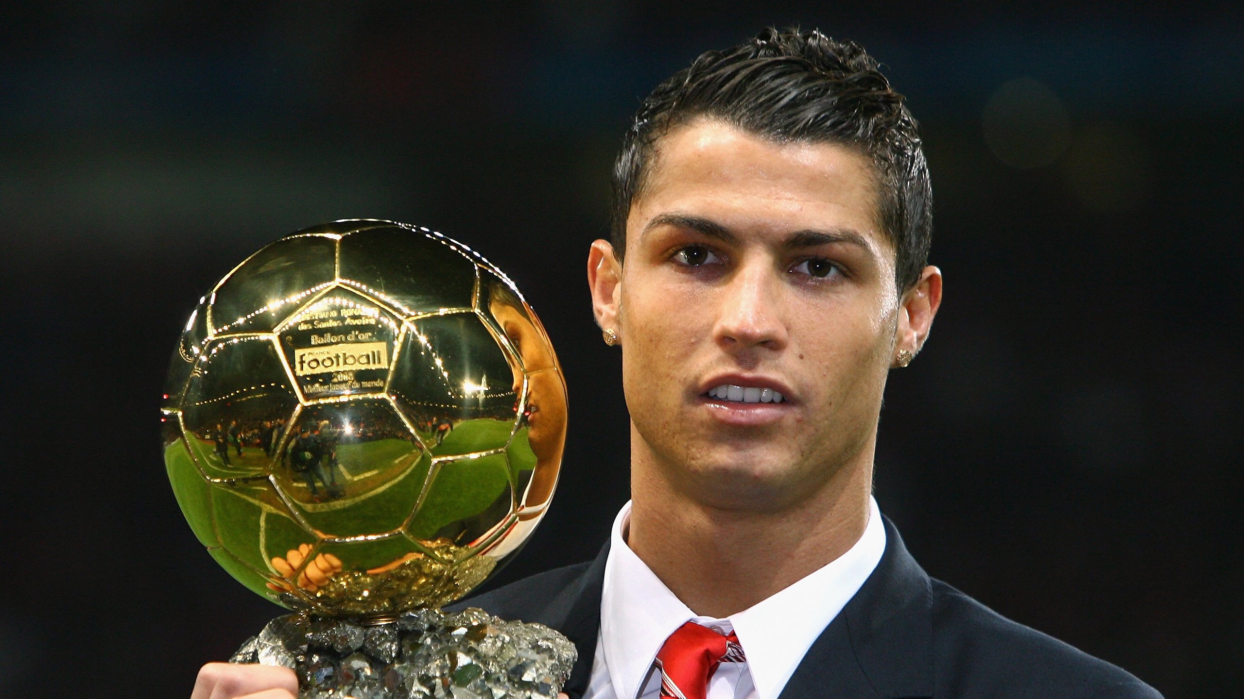 当南美风暴席卷欧冠,智利铁血击溃勒沃库森,京多安在废墟上接管比赛