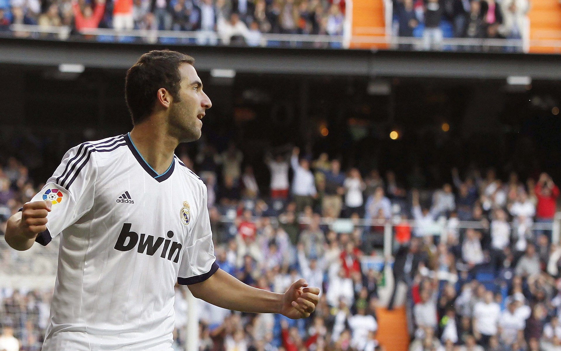 亚洲杯的意外转折，日本提前终结悬念，伊拉克的遗憾与德布劳内的关键启示