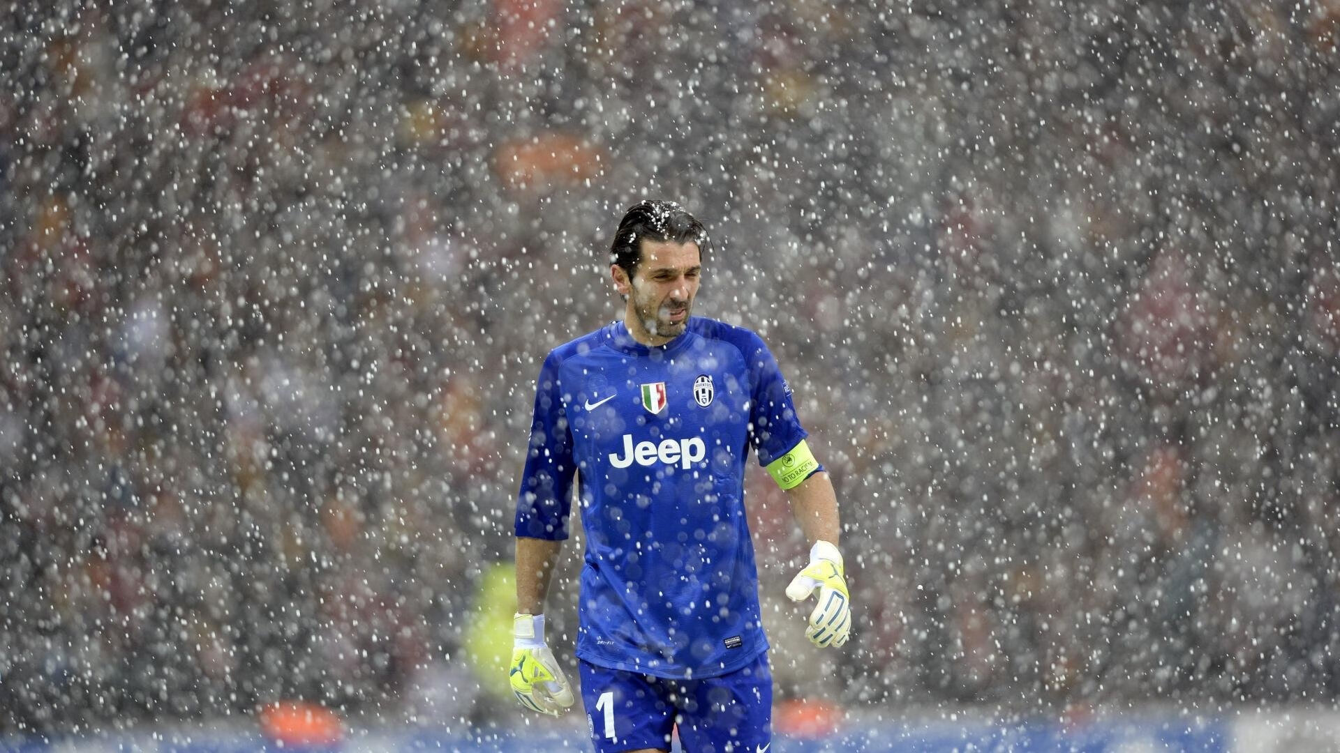 从韩国翻盘曼联到福登状态火热，足球世界的偶然与必然