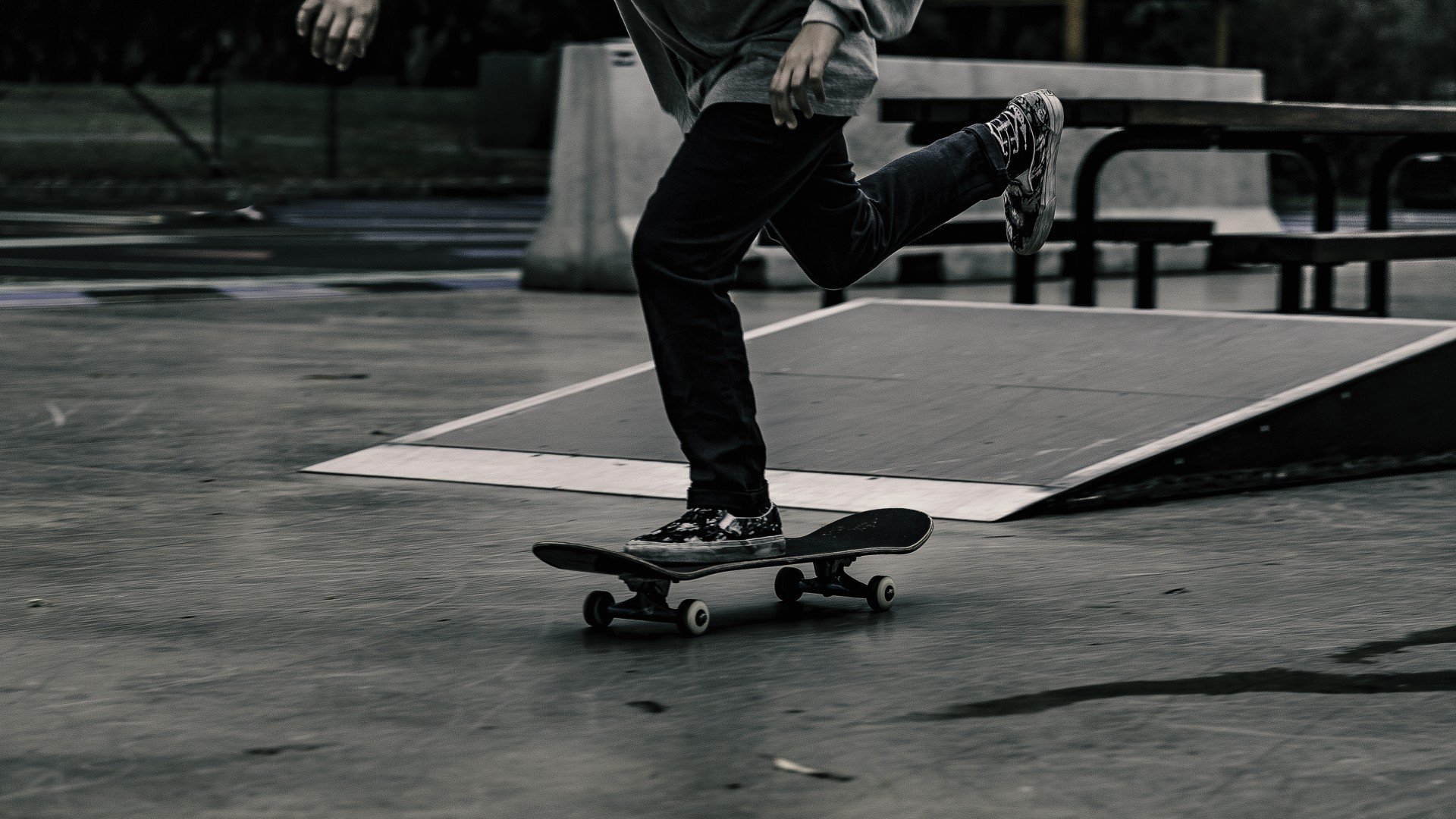 红白烈焰与葡国冷雨，当F1的极速心跳撞上欧冠的孤注一掷